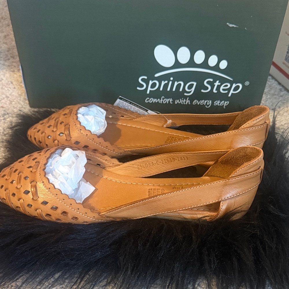 Spring Step Women's Tan Woven Leather Slingback Loafers - Picture 4 of 11